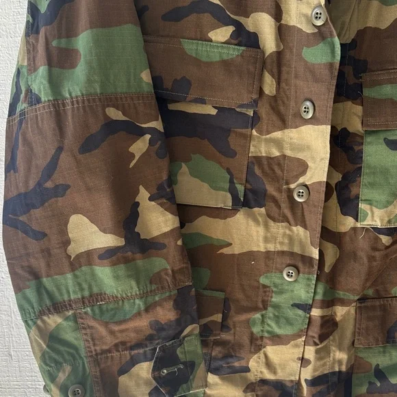 Vintage Woodland Army Shacket - Camouflage Button-Up Jacket